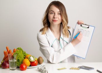 What’s the Difference Between a Dietitian and Nutritionist? – IronMag Bodybuilding & Fitness Blog