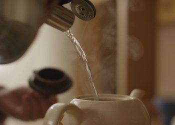 Drinking Hot Water Has Some Unusual Health Benefits? – IronMag Bodybuilding & Fitness Blog