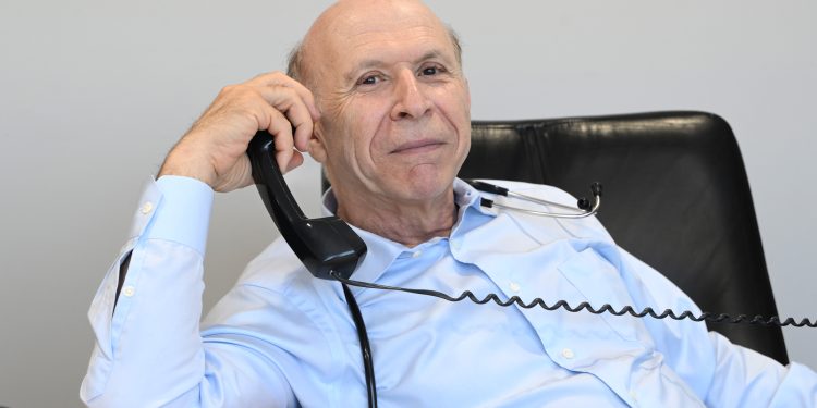 Pandemia de miedo: redadas de inmigración empujan a pacientes a la telemedicina