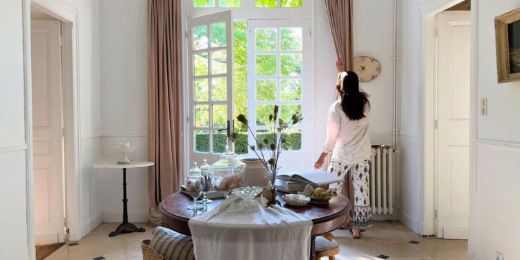 Summer Still Life Style & Village full of Dummies | French Countryside Home & Living