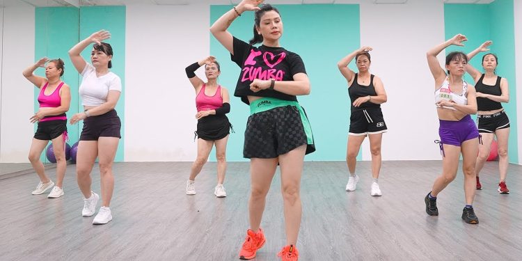 17 Minute Dance Workout At Home | Exercise To Lose Weight FAST | Zumba Class