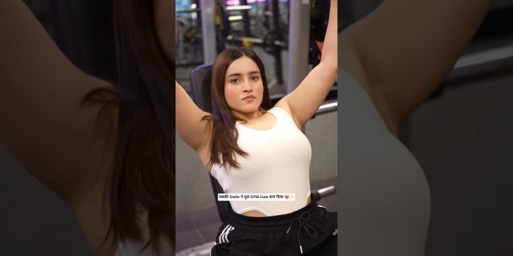 Naam Chale! #youtubeshorts #trending #dance #bollywood #newsong  #gym #motivation #gymgirl #fitness