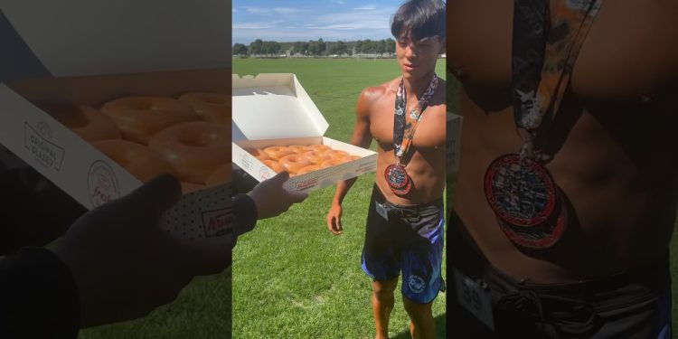 22 weeks of diet coming to an end 🍩 #gym #gymmotivation #bodybuilding #diet