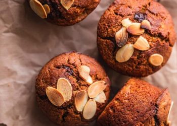 Vegan Pumpkin Chocolate Chip Muffins