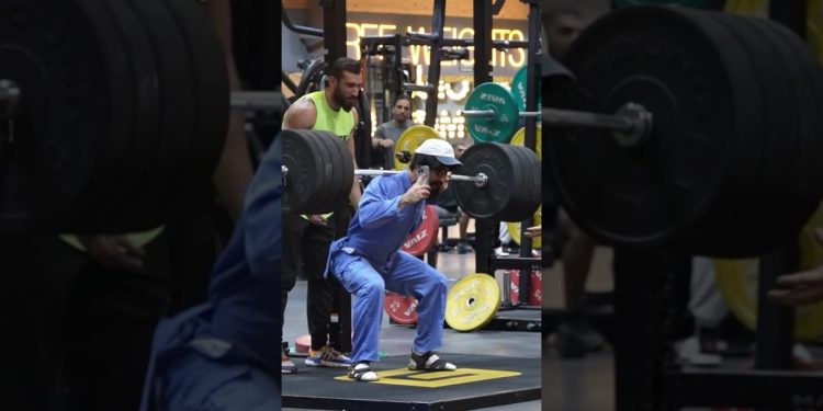 INSANE Powerlifter ANATOLY Pretends to be CLEANER in GYM #anatoly #gym #fitness