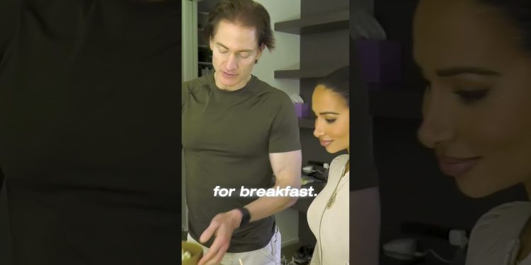 We've tried to design the perfect diet; here's what I eat in the morning  😋
