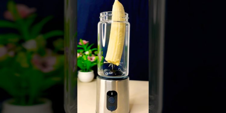 Powerful Banana Dry Fruit Smoothie | Super Healthy Breakfast Drink #smoothie #juicer #viral #shorts