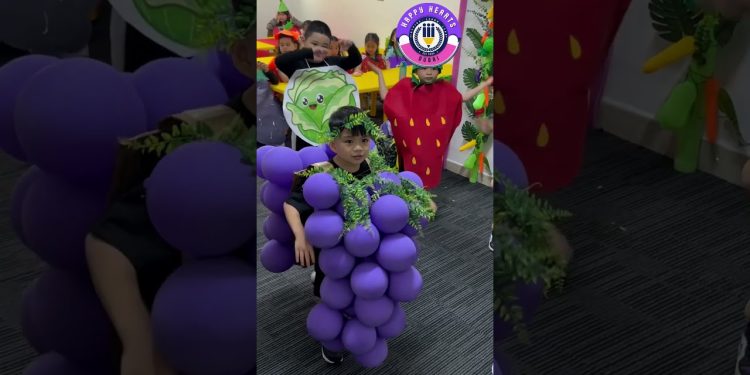 DIY grapes costume for Nutrition Month 🍇 #costume #diyideas #nutrition #balloon #diy #diycrafts