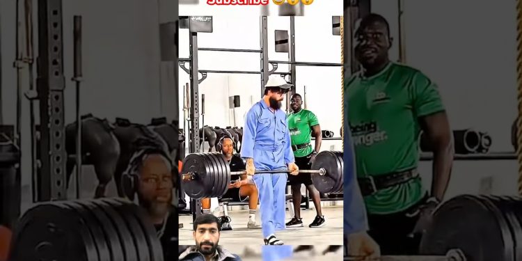 ELITE Powerlifter ANATOLY pretends to be CLEANER #anatoly #fitness #gym