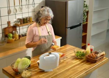 GLP-1s and Menopause: What Women Over 40 Need to Know About Nutrition