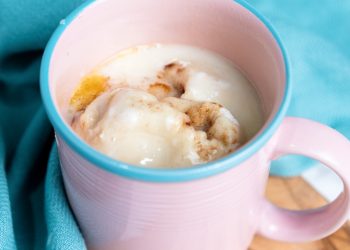 Vegan Cinnamon Roll in a Mug