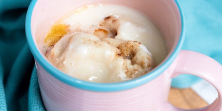 Vegan Cinnamon Roll in a Mug